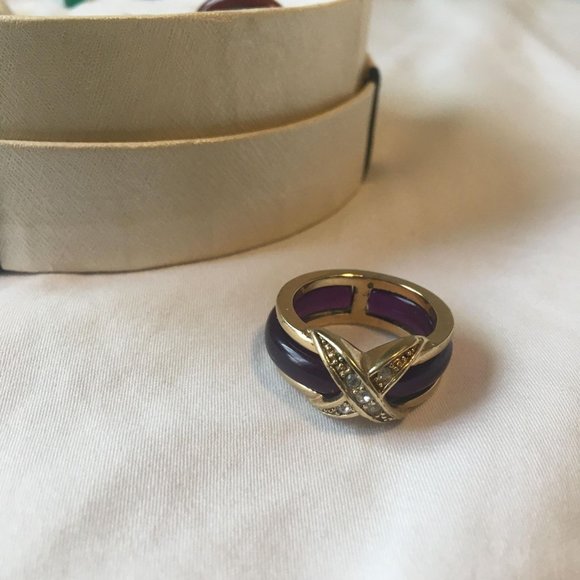 AVON Vintage Ring Set - Gold Tone/Crystals - Picture 9 of 9